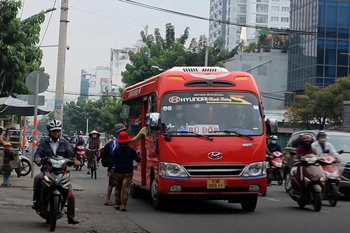 Nhiều trạm xăng ở TP.HCM bị biến thành bãi đỗ xe dù