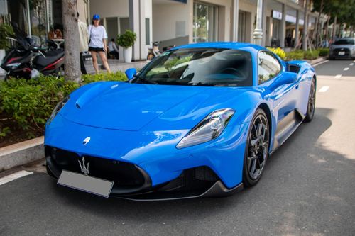 Cận cảnh Maserati MC20 với màu sơn độc tại Việt Nam