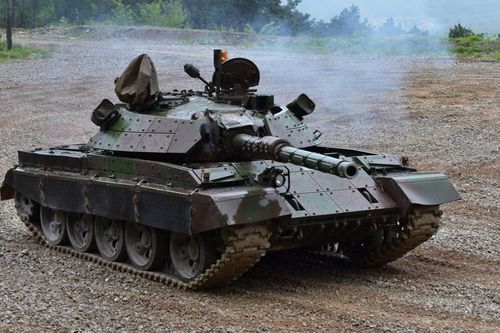 Slovenia gửi xe tăng M-55S cho Ukraine