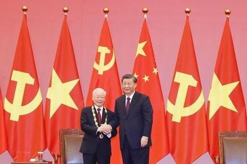Tổng Bí thư Nguyễn Phú Trọng nhận huân chương cao quý của Trung Quốc