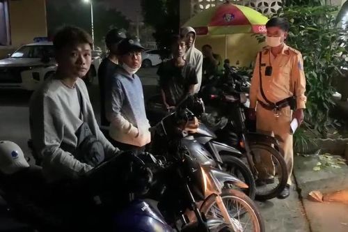 Truy bắt nhiều thanh thiếu niên 'đại náo' đường phố trong đêm
