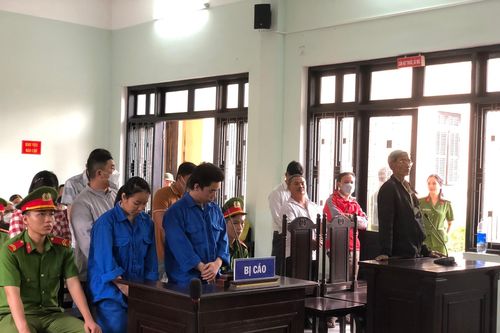 Giăng bẫy đánh bạc, chiếm đoạt hơn 1,2 tỷ đồng