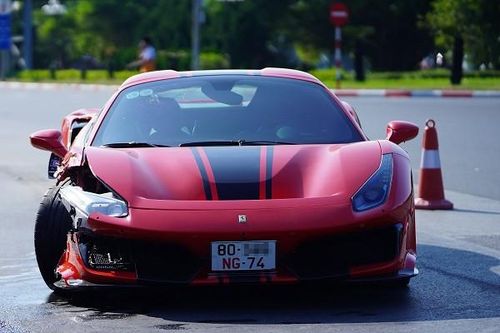 Công an Hà Nội thông tin về vụ ô tô Ferrari đâm xe máy làm 1 người chết