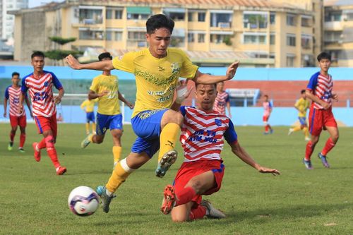 Dấu ấn doanh nhân và thông điệp của bóng đá