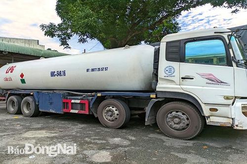 Phát hiện và xử phạt 1 xe bồn chở gần 4,1 ngàn kg khí LPG không rõ nguồn gốc xuất xứ