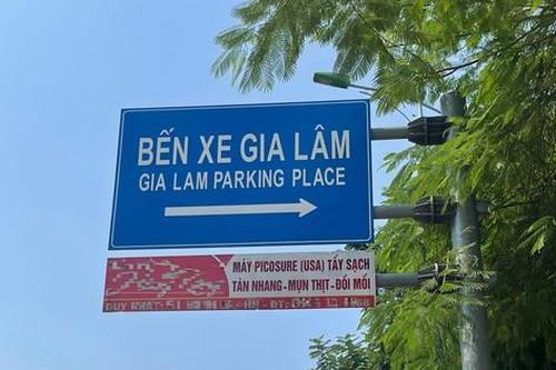 Tạm dừng mở rộng dự án biển báo giao thông kẹp quảng cáo