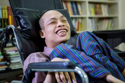 Không gian đọc Hy Vọng của chàng trai khuyết tật, 38 năm chỉ có 1 tư thế nằm