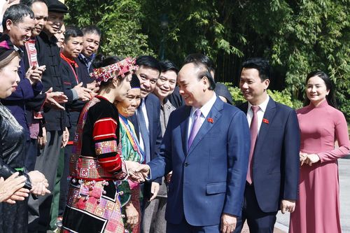 Chủ tịch nước gặp đại biểu người có uy tín tiêu biểu tỉnh Hà Giang