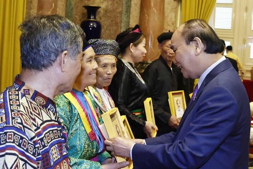 Phát huy vai trò của người có uy tín trong đồng bào dân tộc thiểu số
