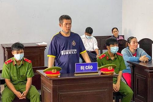 Chém người 'giải vây' cho cháu