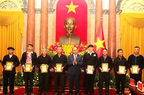 Chủ tịch nước gặp mặt người tiêu biểu trong đồng bào dân tộc tỉnh Hà Giang