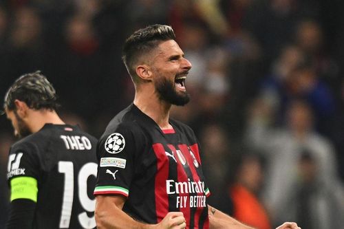 Milan vượt qua vòng bảng Champions League