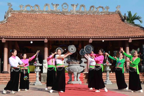Phú Thọ: Bảo tồn, phát huy phong tục cúng Tết cơm mới của người Mường