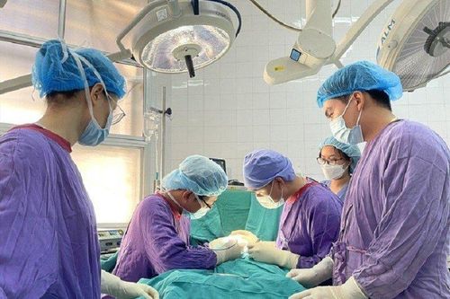 Bé trai 6 tuổi bị sùi mào gà không rõ nguyên nhân