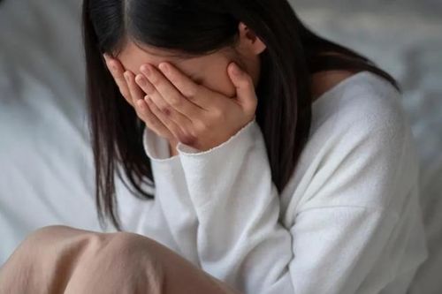 Phát khóc vì mẹ 'làm mai' cho tôi với người đàn ông đã có 2 con