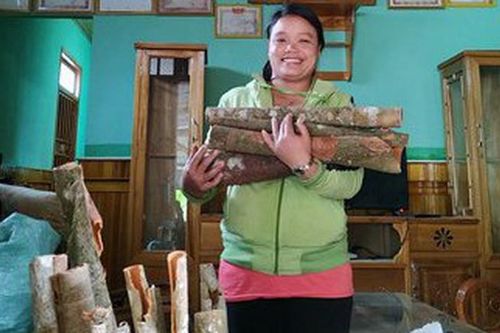 Người phụ nữ Cadong xin thoát nghèo