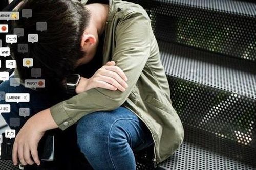 Netizen đồng cảm với nam sinh nhảy từ tầng 3 xuống do bị giễu cợt: Trò đùa có thể gây ra tai họa