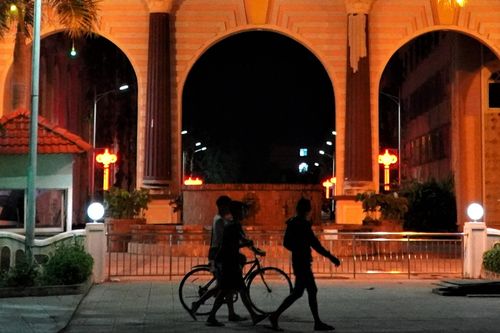 Cơn khát lao động tại thủ phủ cờ bạc Bavet