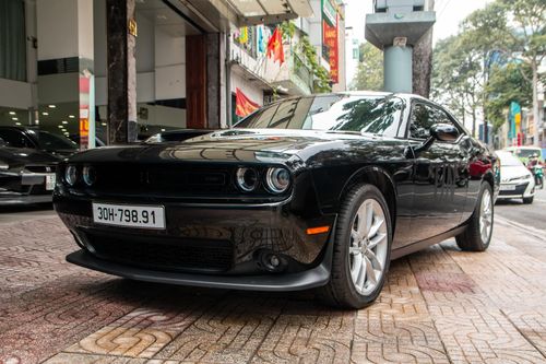 Dodge Challenger GT hàng hiếm bất ngờ xuất hiện tại TP.HCM