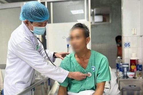 Người đàn ông ngưng tim, bệnh viện trả về tới quê thì sống lại