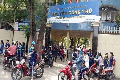 Hiệu trưởng, hiệu phó ở TP.HCM bị nhắc nhở vì học sinh được nâng điểm