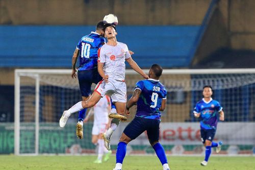 V-League: 4 ứng viên vô địch chững lại, thêm 2 đội trụ hạng thành công