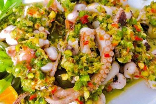 Món ngon cuối tuần: Bạch tuộc sốt tiêu xanh cay thơm, đậm đà