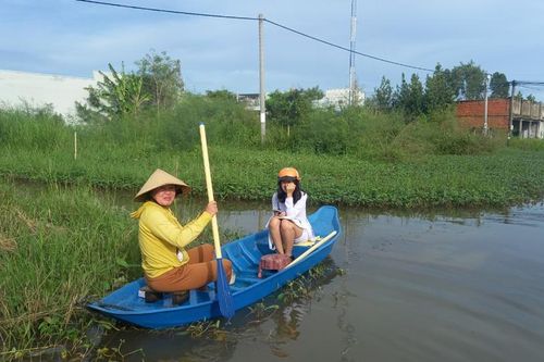 Mưa lớn kết hợp triều cường khiến nhiều nơi ở TP Bạc Liêu ngập trong nước