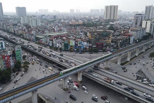 Tròn 1 năm vận hành, đường sắt Cát Linh – Hà Đông ngày càng hút khách