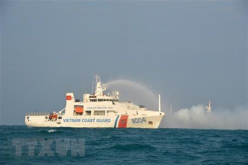 Cảnh sát biển Việt Nam và Trung Quốc tiến hành tuần tra liên hợp