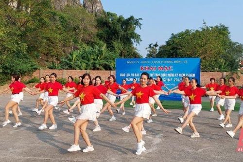 Khai mạc giao lưu, thi đấu thể dục - thể thao chào mừng kỷ niệm 75 năm thành lập Đảng bộ phường Đông Vệ