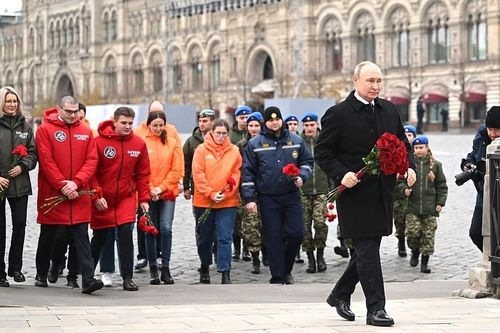 Ảnh ấn tượng tuần (31/10-6/11): Xung đột Ukraine, ông Putin nói số người được động viên quân sự 'rất lớn', G7 'mở lời' với Nga về thỏa thuận ngũ cốc