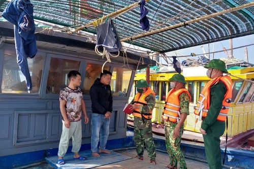 Liên tiếp phát hiện nhiều tàu cá sử dụng ngư cụ cấm để khai thác hải sản