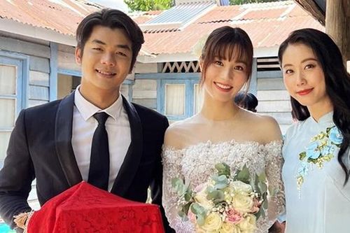 Diễm My 9x rạng rỡ với váy cưới