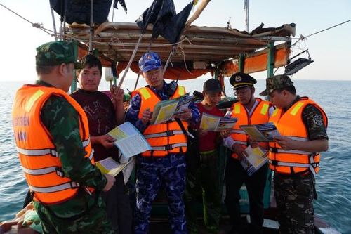 Đồng hành cùng ngư dân 28 tỉnh, thành phố thực thi pháp luật trên biển