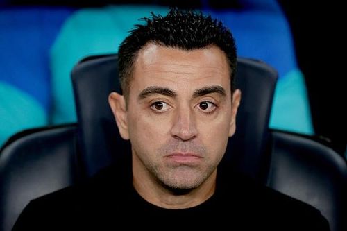 Phản ứng của HLV Xavi khi Barca gặp Man United