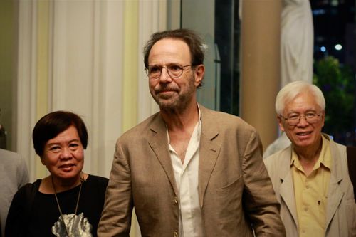 Nhà văn Marc Levy xem kịch tại Nhà hát TP.HCM