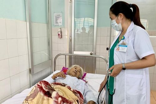 Gần 120 triệu lượt khám, chữa bệnh bảo hiểm y tế 10 tháng qua