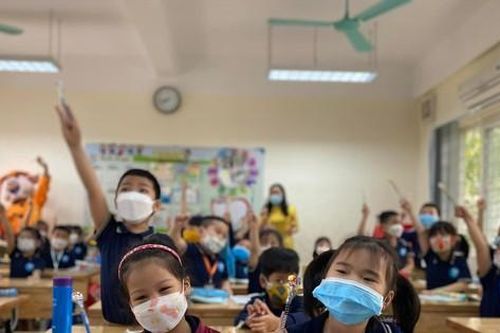 Sách giáo khoa mới: Kiểm soát 'sạn', giảm giá bán