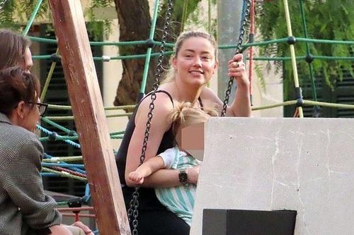 Amber Heard kiệt sức