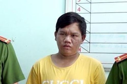 Bị bắt vì dám mang sổ đỏ giả đi công chứng chuyển nhượng đất