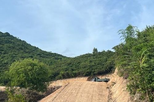 Xử phạt người tự ý xẻ núi, làm đường trên đảo Điệp Sơn