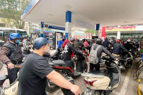 Hà Nội: Tất cả cây xăng Petrolimex bán hàng 24/24h trong 6 ngày tới