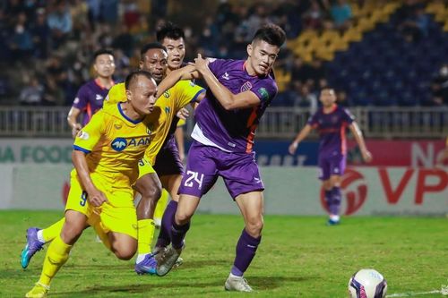 Bước qua khó khăn, Sông Lam Nghệ An lạc quan có điểm trước Bình Định