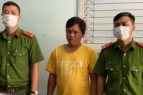 Đối tượng sử dụng tài liệu giả bị khởi tố thêm tội 'Lừa đảo chiếm đoạt tài sản'