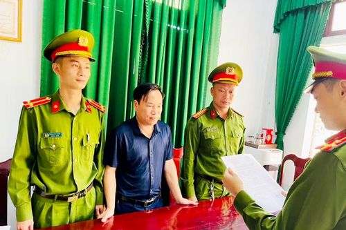 Khởi tố công chức địa chính nhận 200 triệu đồng của dân để làm sổ đỏ