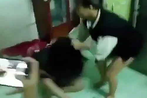 Bình Định: Thêm 1 nữ sinh bị hành hung, quay clip