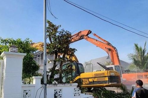 Cưỡng chế 2/79 căn biệt thự xây 'chui' ở Phú Quốc