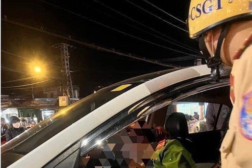 Thiếu tá công an có biểu hiện say xỉn khi lái xe bị phạt 46 triệu đồng, tước bằng 2 năm