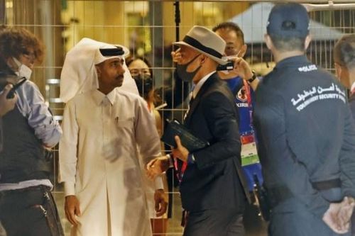 Tuyển Nhật Bản được cảnh sát hộ tống khi đến Qatar